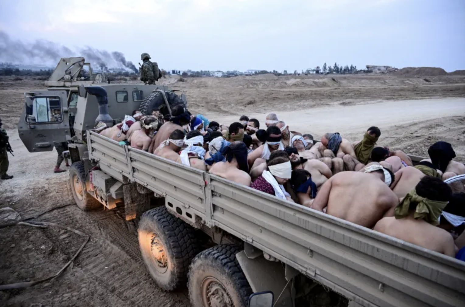 الاحتلال يفرج عن العشرات من معتقلي غزة